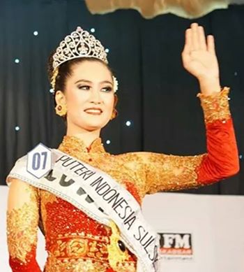 amandayusri's tweet photo. Puteri Indonesia Sulawesi Selatan 2014 dari kab. Luwu utara http://t.co/Kqjz3OwUtl