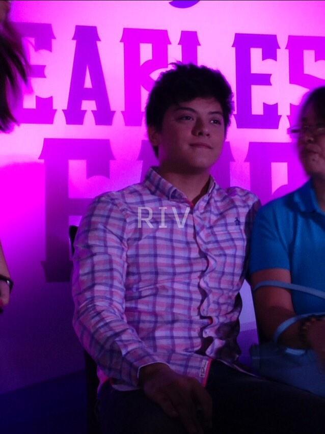KATHNIELnians's tweet photo. 7/10 #FearlessMeetAndGreet #FearlessWithDaniel (ยฉ @HeyYahRiv) -๐ http://t.co/HBPjIt5Wsj