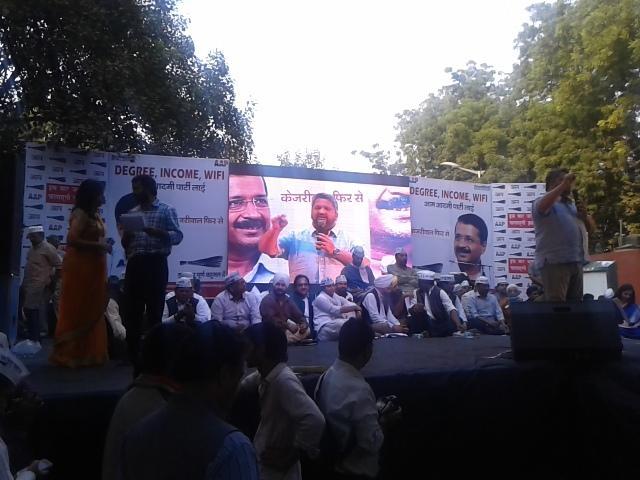 AnilThakur_'s tweet photo. What a start of #Delhidialogue of @AamAadmiParty today #YouthDialogue with @ArvindKejriwal awesome response. http://t.co/6ONvHEtniu