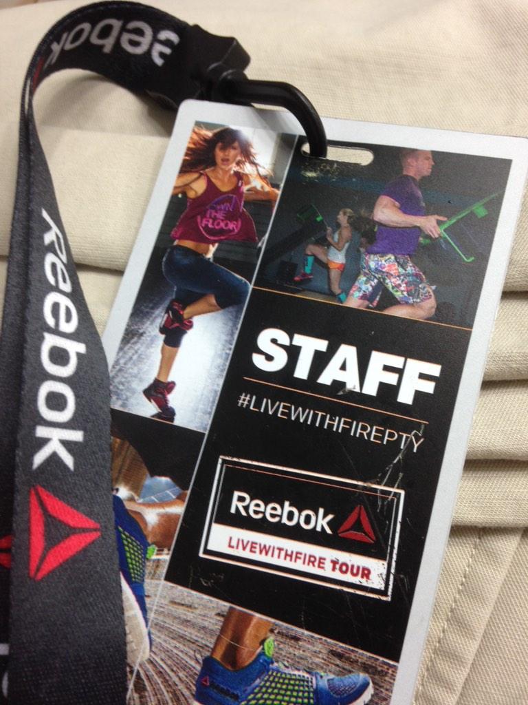Gapabipi's tweet photo. Ready to #LiveWithFirePTY @ReebokPanama http://t.co/FdzTa7fzm5