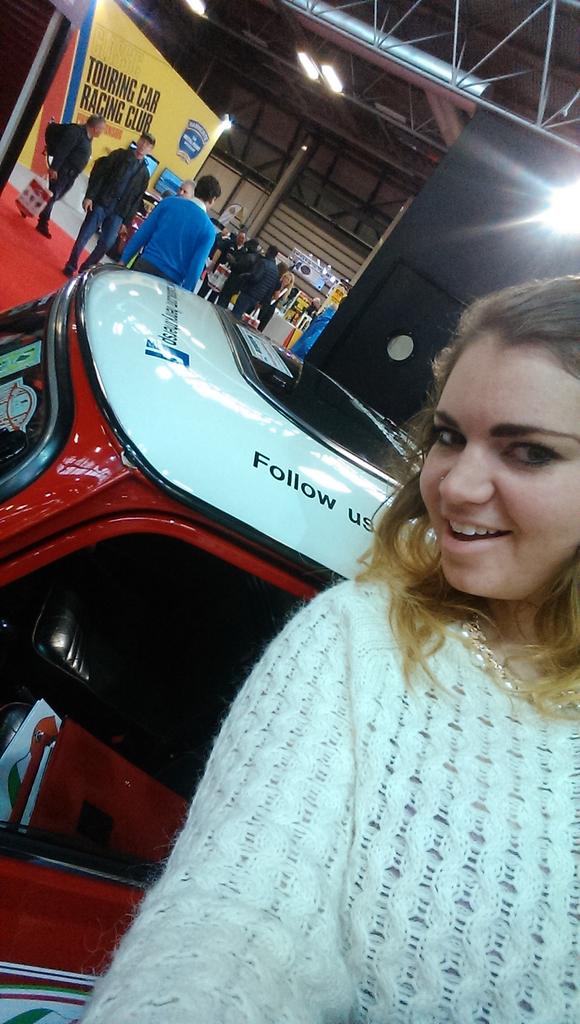 pigbabe's tweet photo. #miniselfie #classicmini #classiccarshow #henrythemini @NEC http://t.co/9ynFpCigPd