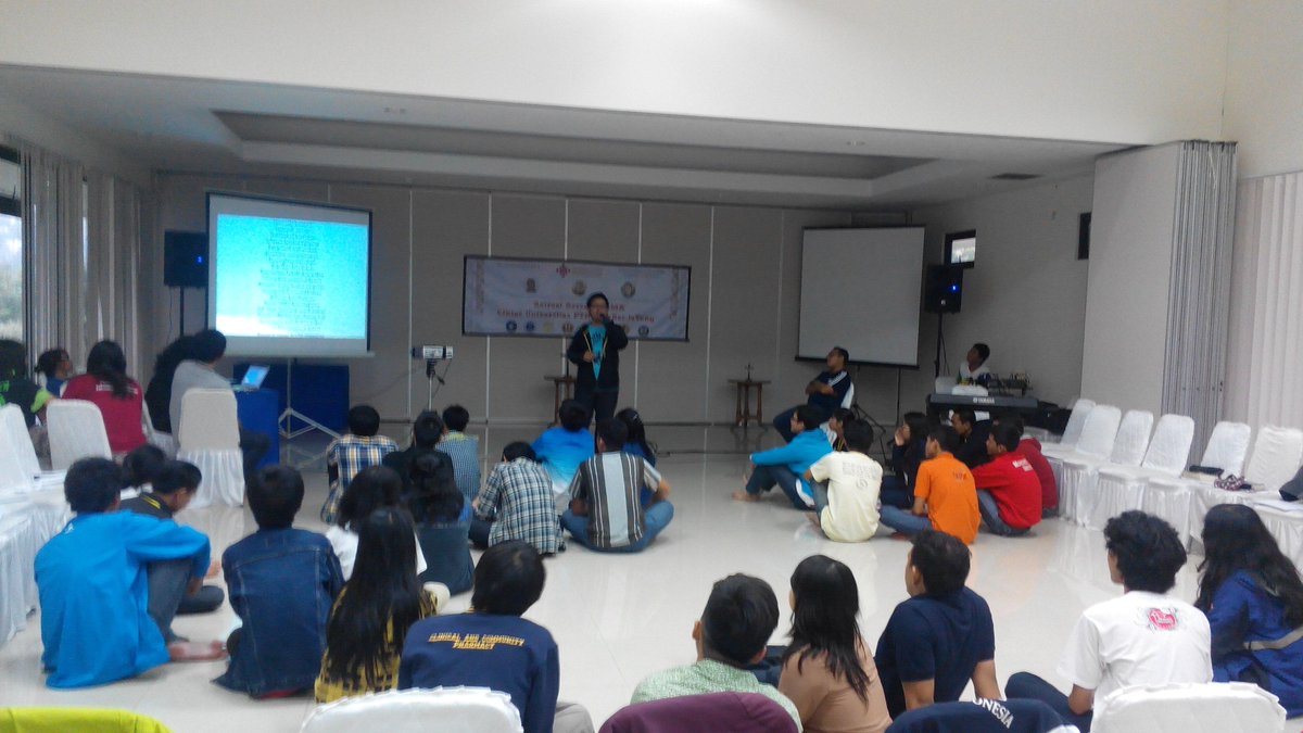 Ret2KMK's tweet photo. Sharing by Marcell dari ITB ditutup dengan lagu Sahabat Kecil-Ipank. "Baru saja berakhir hujan di sore ini...." http://t.co/CdHaHOCPfX