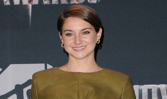  Premiere.fr: Happy Birthday... Shailene Woodley : la jeune star en 10 clichés glamour et sexy 