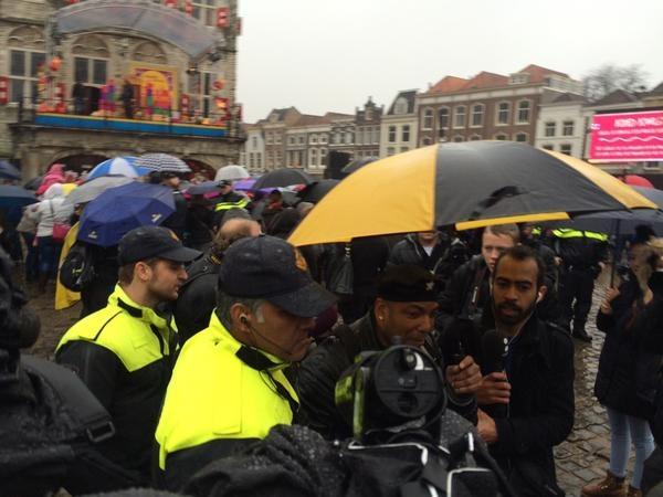 Zeurpieten van markt Gouda gehaald. Geen respect voor traditie? Blijf dan weg! Uit Gouda, het liefst uit Nederland.
