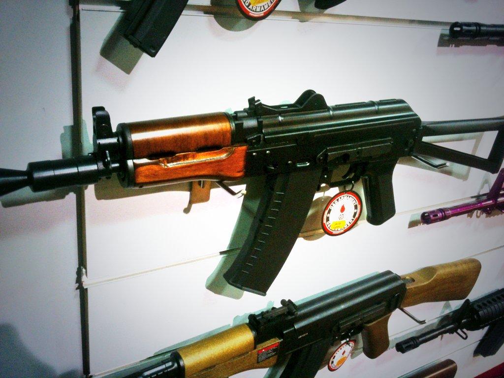 AirsoftGallardo's tweet photo. COMO NOS GUSTAN LOS CLASICOS!!
@GYG2011 siguepetandolo! La casa oficial de gyg es #onlygallardo #airsoftgun http://t.co/ToZmniWA83