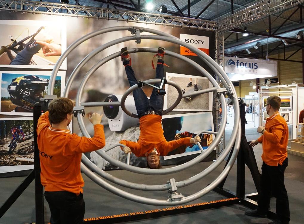 memaiscom's tweet image. Vēl šodien un rīt nāc uz Sony stendu #RigaPhotoShow un izbaudi ceļojumu laikā un telpā.