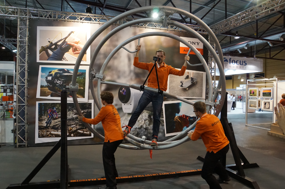 memaiscom's tweet image. Vēl šodien un rīt nāc uz Sony stendu #RigaPhotoShow un izbaudi ceļojumu laikā un telpā.