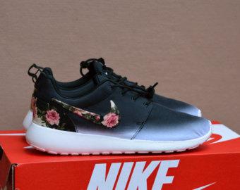 likableclothes's tweet photo. top custom roshes! http://t.co/qd7gKfeAHR http://t.co/5RwB64QEYE