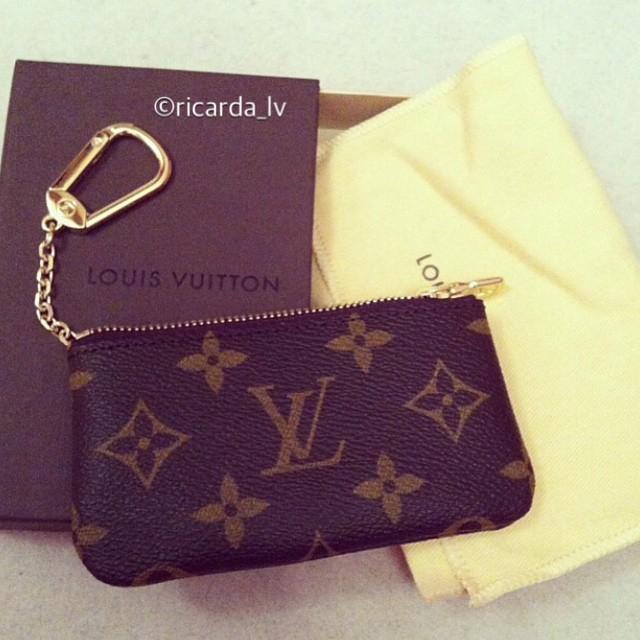ArielPned's tweet image. 💗lv💗 #keypouch #louisvuitton #louisvuittonkeypouch #lvkeypouch #monogram #unboxing #love #live #life #happygirl #...