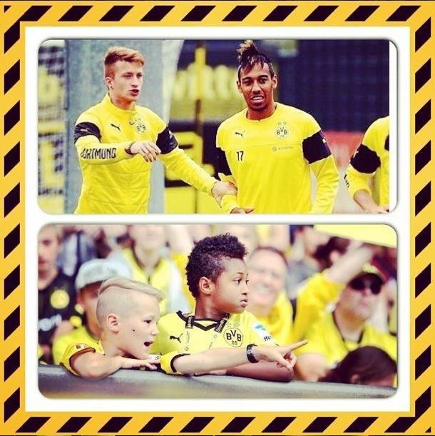ActuFoot_'s tweet photo. Reus et Aubameyang ont leurs mini-sosies ! http://t.co/rLS0a3b2G8