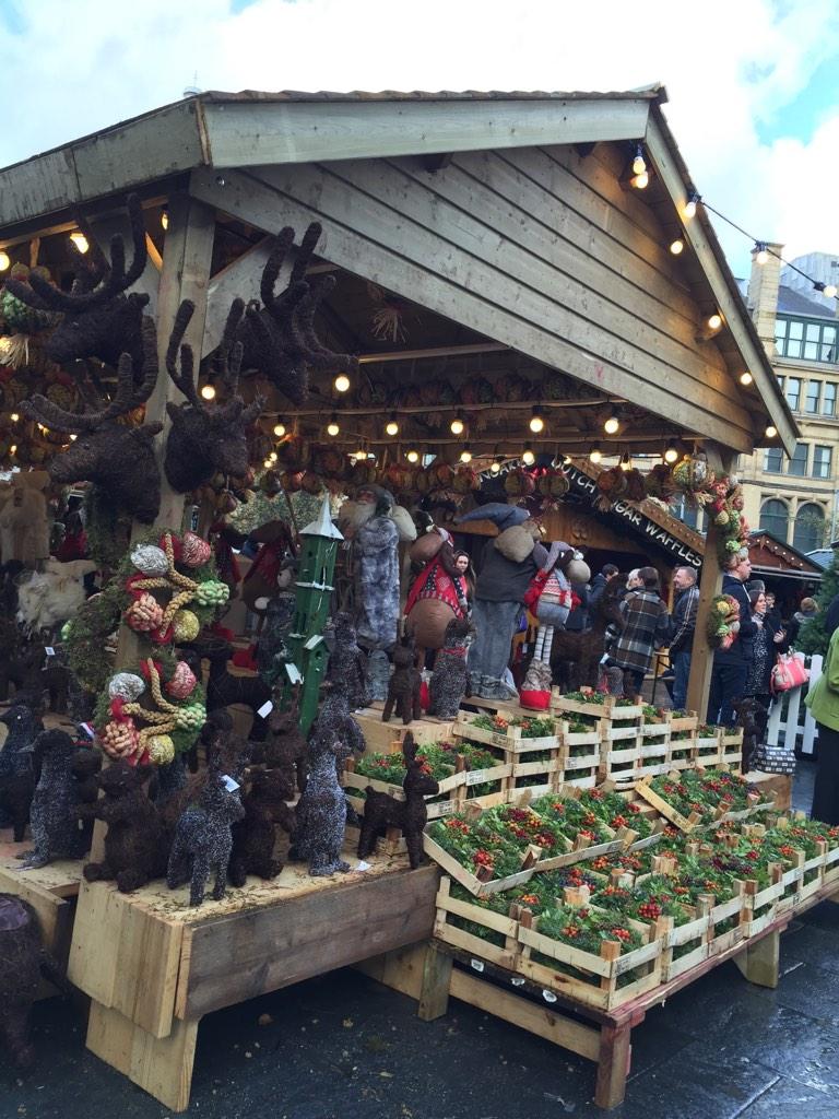 _marketer's tweet photo. Christmas has officially arrived in Manchester! http://t.co/S1S63OP3rB