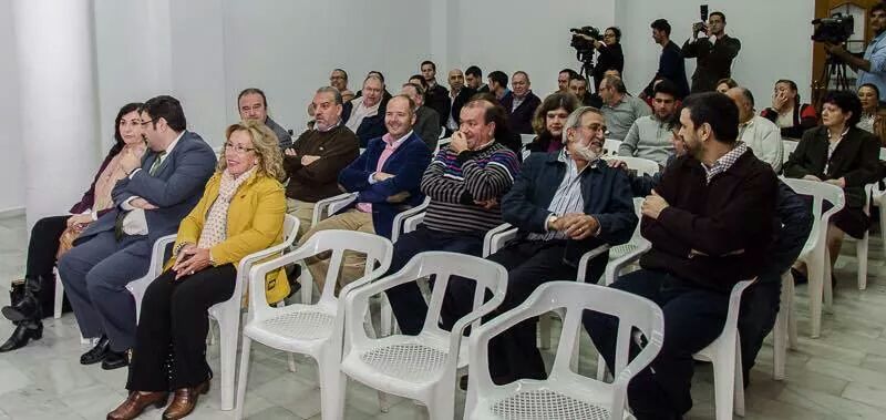 AytoVLZ's tweet photo. Anoche en la  presentación del Libro "El Guión" en su edición de otoño 
#CofradiasVM @malagasanta @MiPropioSentir http://t.co/kh9l107WIH