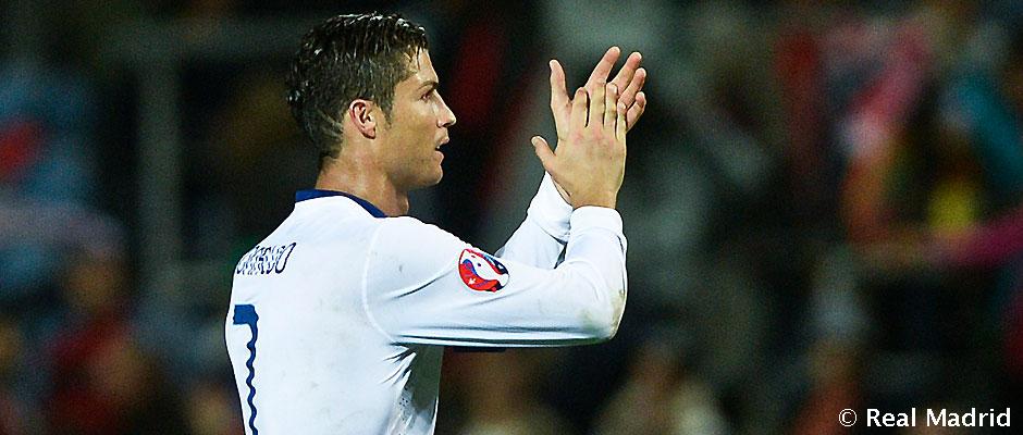 realmadrid's tweet photo. ¡Cristiano Ronaldo vuelve a hacer historia! http://t.co/alv3acumuI http://t.co/20NdSfaR8Y