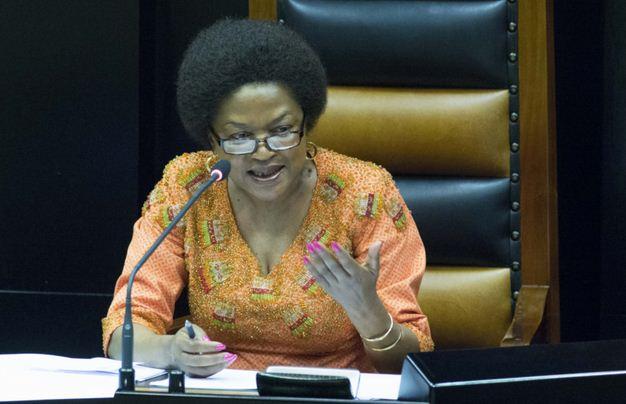 5885sabelo's tweet photo. @SABCNewsOnline  @eNCAnews She's not going anywhere @MyANC_ #myspeaker http://t.co/mY9w68laiD