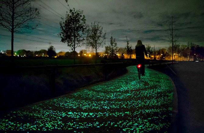 Solar powered glowing bike path in the Netherlands inspired by Van Gough's Starry Night boredpanda.com/van-gogh-starr…