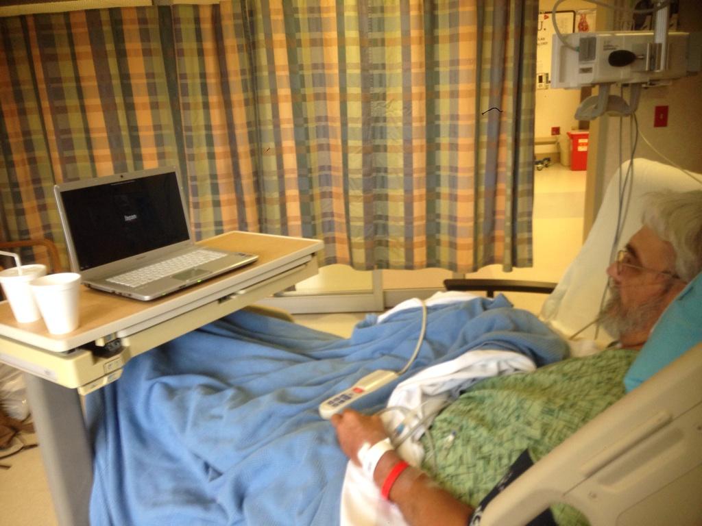 sackettelectric's tweet photo. Brought the laptop up to the hospital so dad can watch the Iowa game. http://t.co/lEF7QkydVx