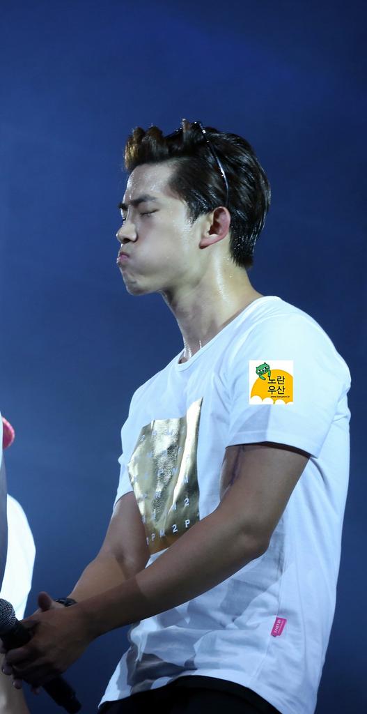 heecool's tweet photo. (HQ) 택연 @taeccool 
옥택연의 치명적매력
See you in Chicago 
#2PMWorldTourUSA
Prudential Center, NJ
2014.11.14 http://t.co/Hc9GIhfddz