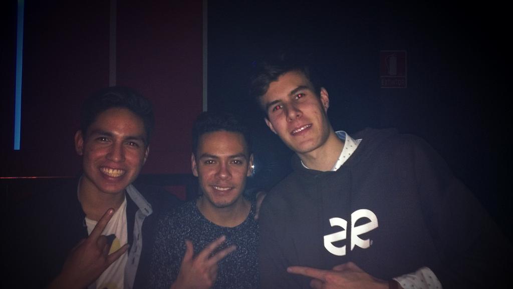 DBLEofficial's tweet photo. With @JulianCalorDJ at #KerClub #Bangerz #DatPerfectProductions #THANKS #DBLE http://t.co/ClMwJr2ZHo
