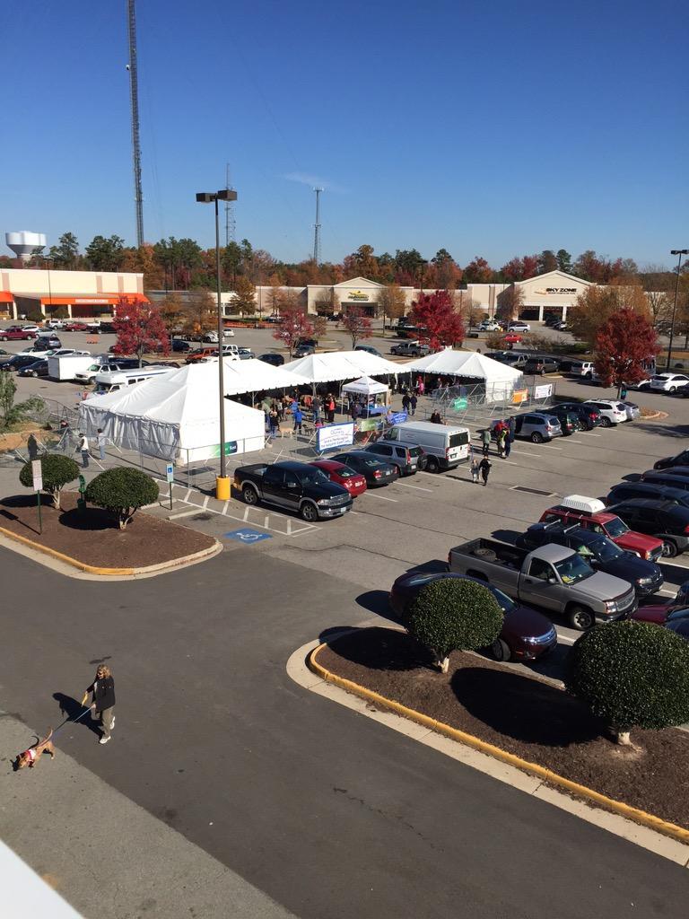Ochtyun's tweet photo. National Adoption Event is rocking at store 675!!! http://t.co/ElPxP2mObI