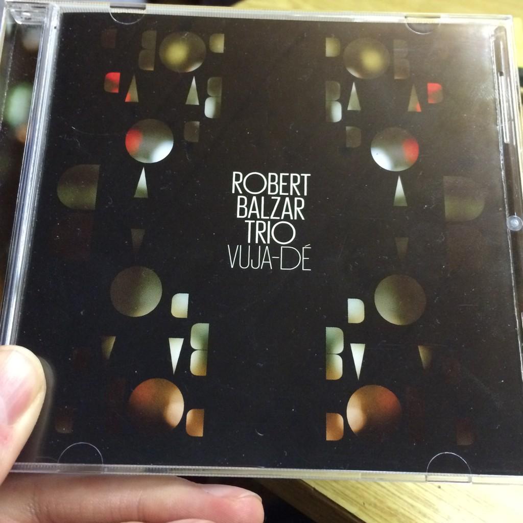 db_illu's tweet photo. Křest alba Vuja-Dé #RobertBalzar Tria se uskuteční 1.12. v klubu #JazzDock. Koupit lze již na: http://t.co/y7PlEVmr7W http://t.co/SPN1OO8ZTs