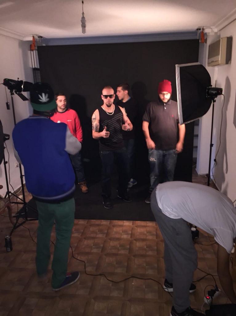 won_official's tweet photo. Preparando nuevo vídeo! http://t.co/oxWQ6fqa3Z