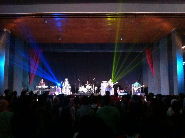 FIB sastra UGM cen jossss!!! Tosss!! <a href="/BulanBahasaUGM/">Bulan Bahasa UGM</a>