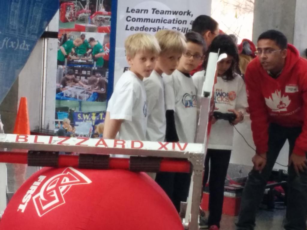 Team188frc's tweet photo. It's been a great day so far at the Ontario Science Center http://t.co/zyAgdQ5bQX