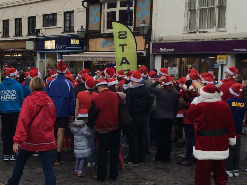 confident_queen's tweet photo. More great pics #santasdash for @staceymAPPEAL #savingstacey raising awareness and funds. Thanks #Gravesham http://t.co/phljsXde2P