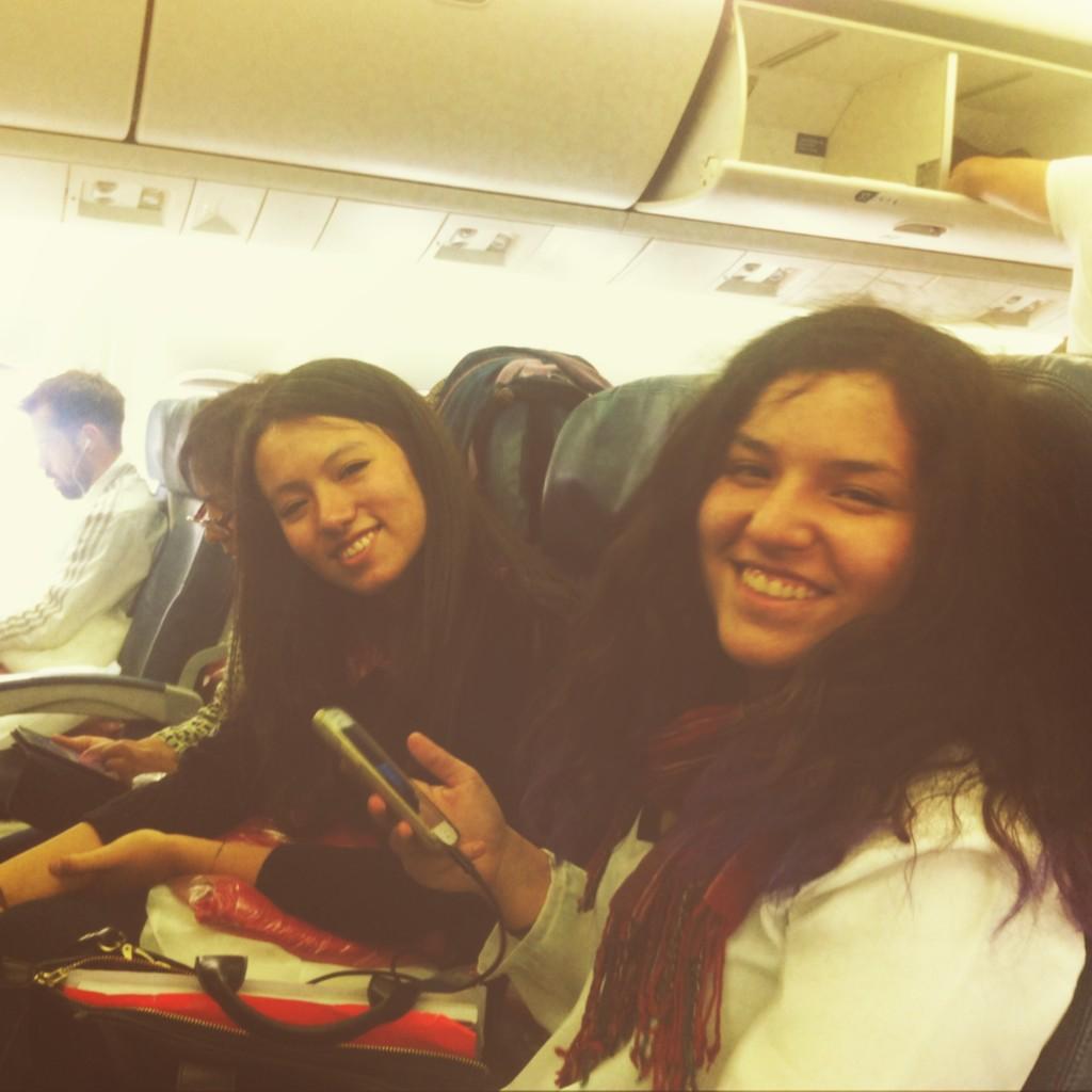 UniversalSpain's tweet photo. Un largo viaje para llegar! @beside5sosx @oscarmartinezdj @Los40_Spain @5SOS #derpconspain #DerpCon què emociòn!!!!!! http://t.co/dip1MKpXao