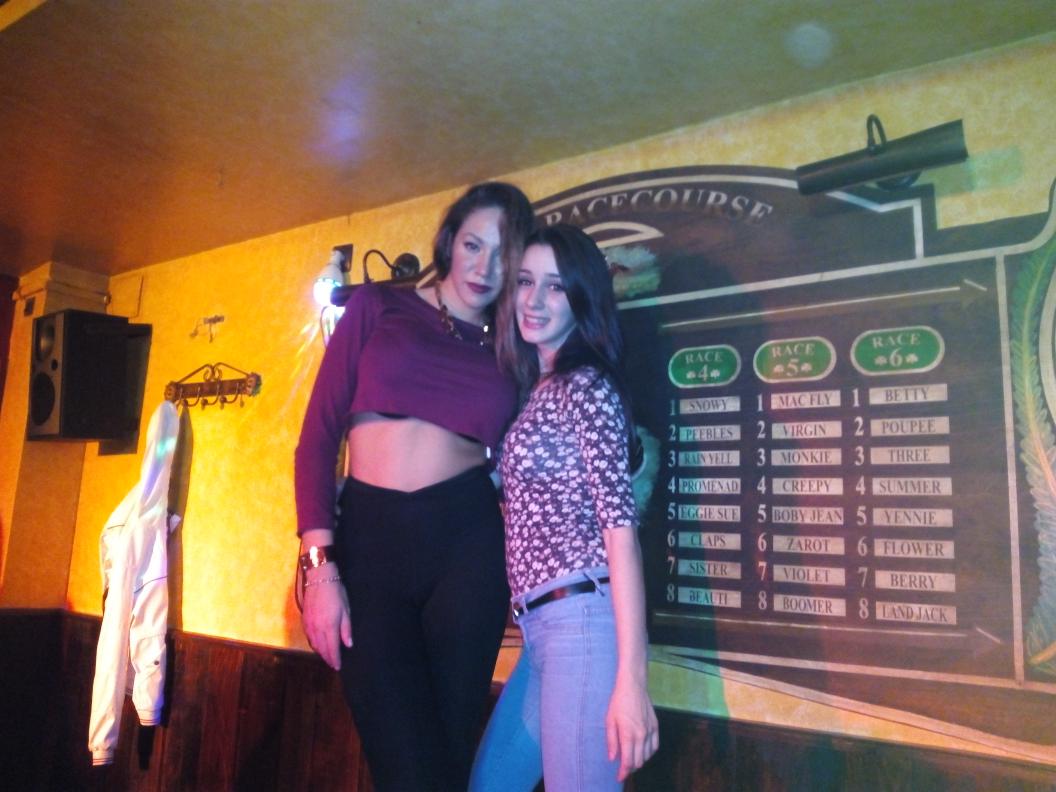 JaniraDeArce's tweet photo. Con la guapa de @patricia_steisy, la mejor <3 http://t.co/TwxS4CMA85