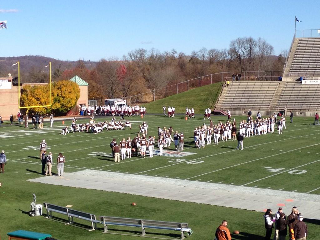 SportsBW's tweet photo. Just under 10 minutes until the game begins! Here's Lehigh warming up before the game #LEHvsGATE http://t.co/P84XBNzgfl