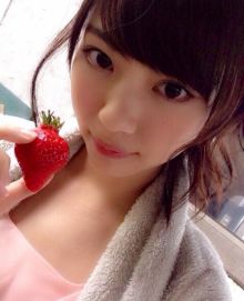 n_nana_nogi's tweet photo. 「ななと一緒にイチゴ食べない…？」 甘いことしよ？　　nr/淫乱/身内募集中/拒否無/　　#RTしたnrさんbotさんフォローする #tw3ds http://t.co/TFfJupeVlc