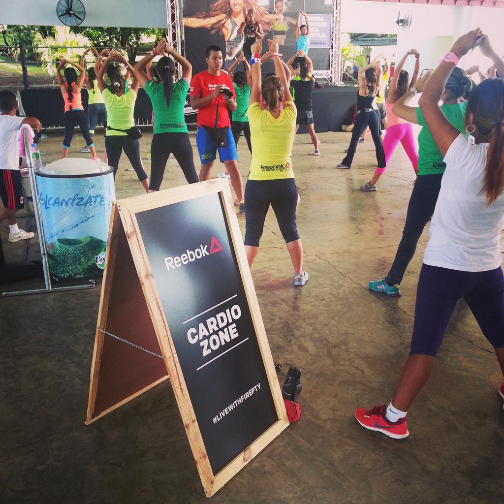 rjaramillotv's tweet photo. El Cardio Zone en el #LiveWithFirePTY de @ReebokPanama en el Parque Omar. Rutinas hasta las 2pm. Te esperamos. http://t.co/UGqf6GXaTL