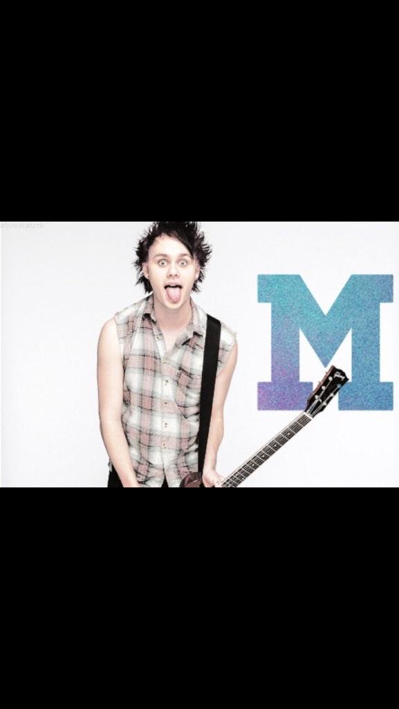 miliePlourde's tweet photo. #MTVStars 5 seconds of summer! #MTVstars5sos #vote5sos  vote update! Let's go!👍🙊💖✌️ http://t.co/BGCim87TYz