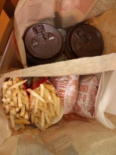 マックフライポテトm