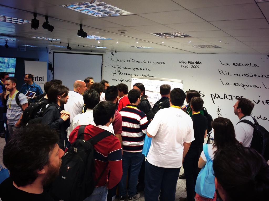 meetupUY's tweet photo. Tenemos varias charlas para el #MeetupSpace, ahora mismo estamos con el conteo de votos. #meetupUY http://t.co/P8Qs3nTqZt