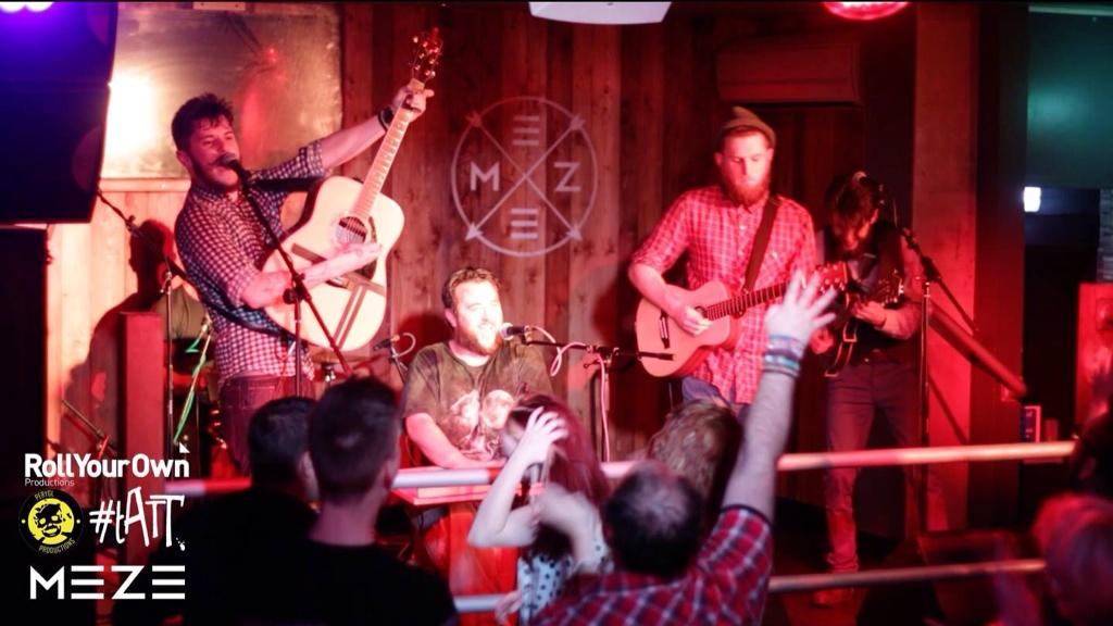 littledinomedia's tweet photo. A great set from @appletreetheory last night in #mezelounge, #Newport. @Peryglpro #IndieMusic #Folk #LiveMusic http://t.co/mmVIIw6H0v