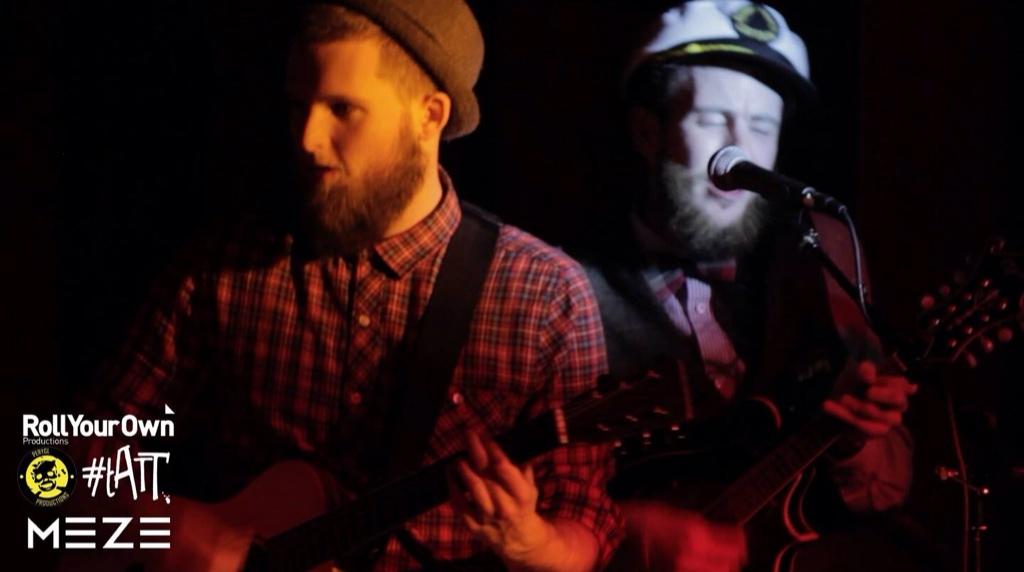 littledinomedia's tweet photo. A great set from @appletreetheory last night in #mezelounge, #Newport. @Peryglpro #IndieMusic #Folk #LiveMusic http://t.co/mmVIIw6H0v