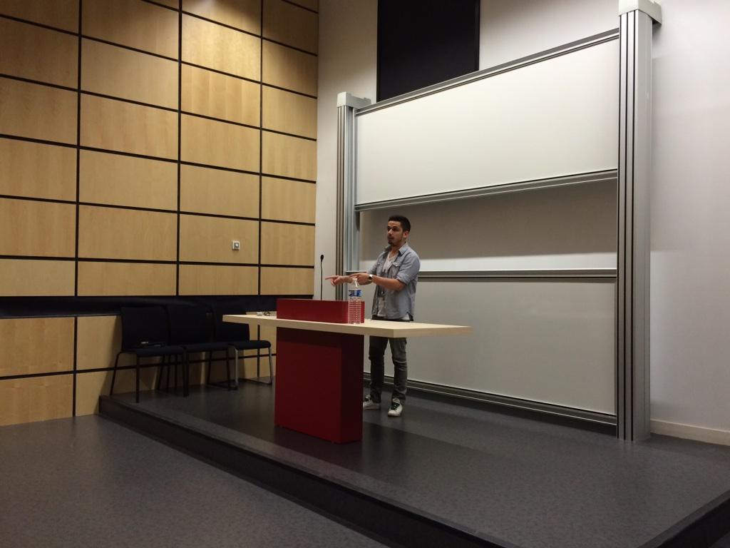 SWCompiegne's tweet photo. Conf sur l'échec entrepreneurial de @CyrilCardoso ! Fantastique ! http://t.co/9ldtEMcJeL