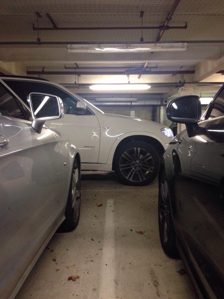 TopFlightVIP's tweet photo. Taking a trip this weekend? Why not enjoy travelling in style with one of our luxury vehicles call 07850248379 http://t.co/n496R8OuP0