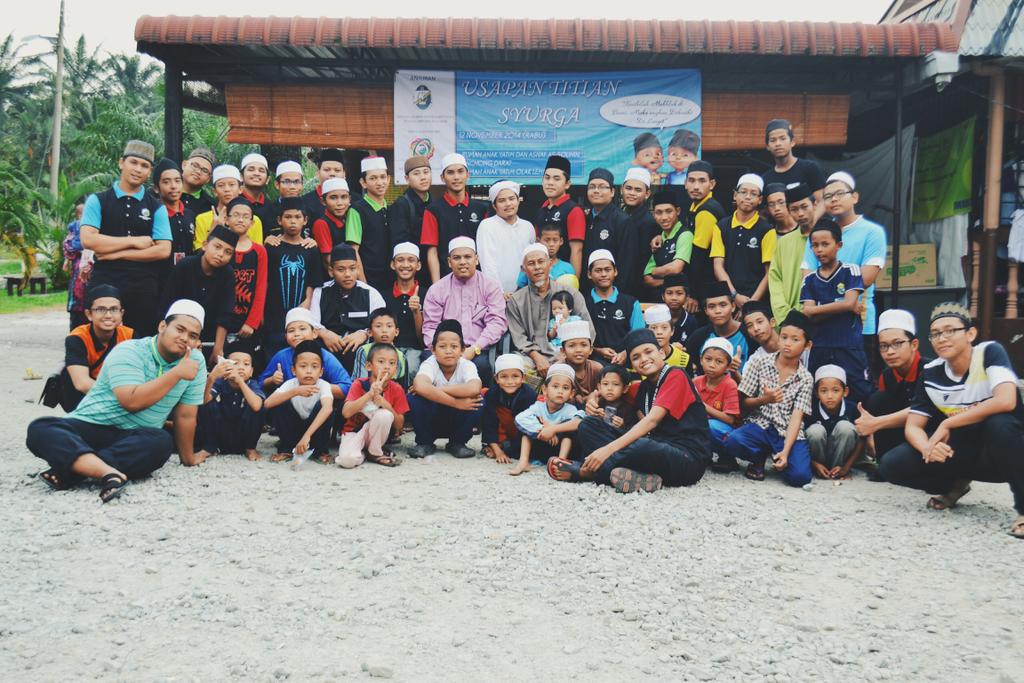 amirulariif's tweet photo. Last programme with le STAMMERS 14
#Stam2014 #Samttar http://t.co/uVDuJ69Aen
