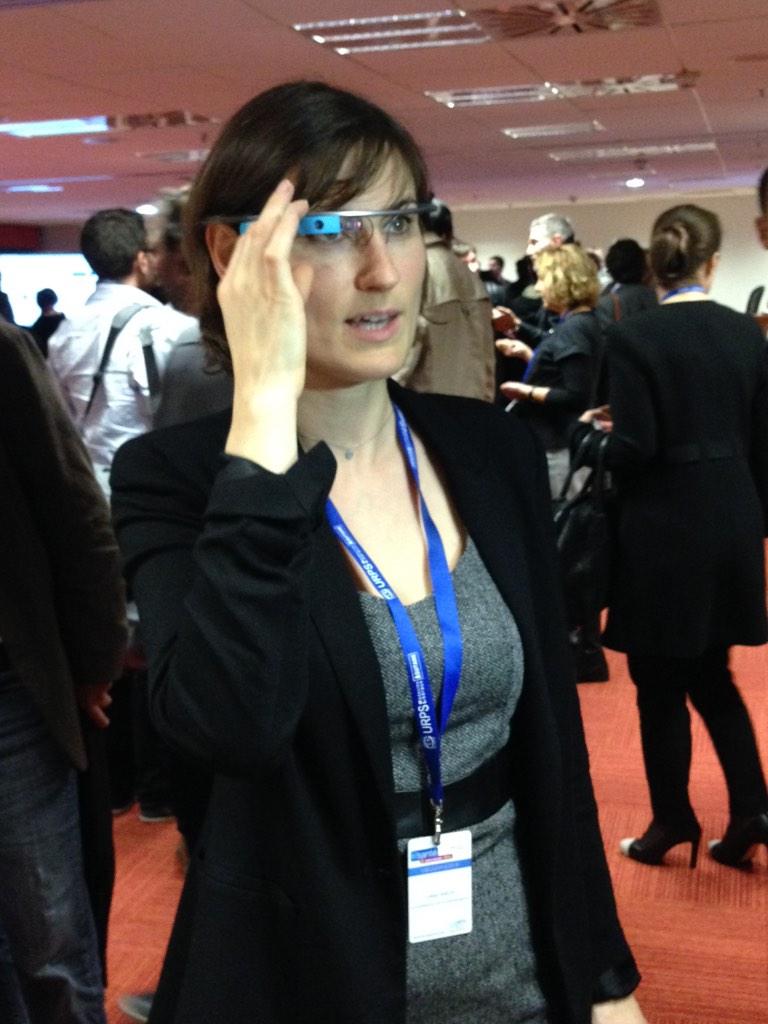 AuzouCeline's tweet photo. #RES2014 aujourd'hui j'ai testé les Google glass avec @jeromeleleu :) http://t.co/3kDa0Bgr4y