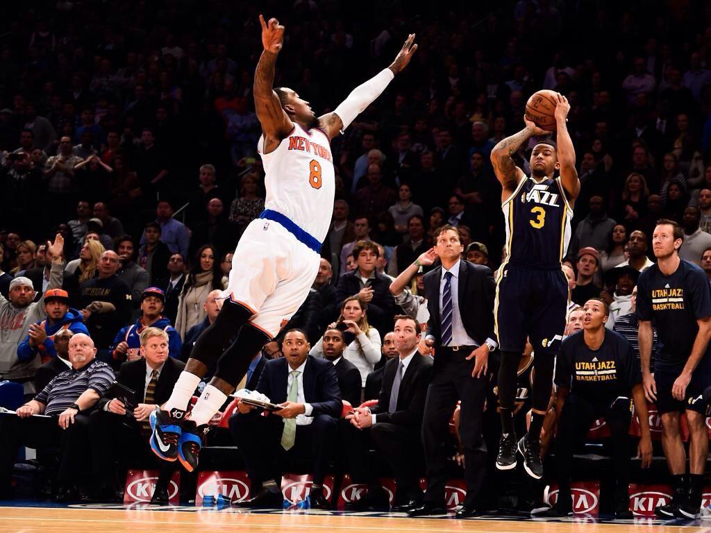 Le_shoot_a_3pts's tweet photo. Après Hayward face aux Cavs c'est Trey Burke qui assassine les Knicks! Quelle belle équipe @UtahJazzFR #Jazz #nba http://t.co/G0lLjVdirp