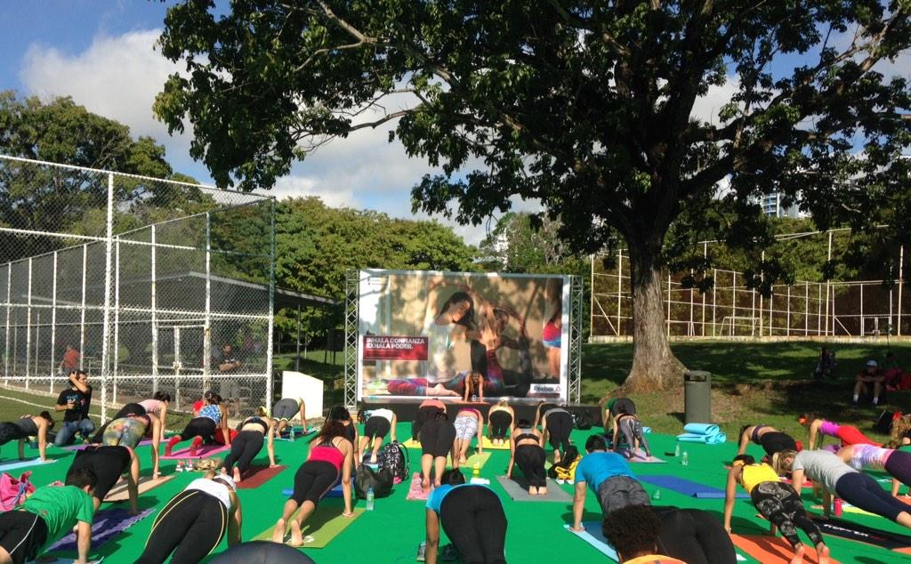 Gapabipi's tweet photo. #LiveWithFirePTY #yoga @ReebokPanama http://t.co/eOtQKkgmLb