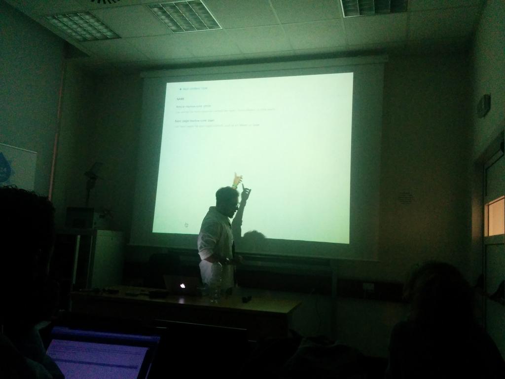 Drupal 7 module devlopment: bravissimo Adriano Cori di <a href="/bonsaimeme/">Bmeme</a>. Ora in Sala 1. #dday2014