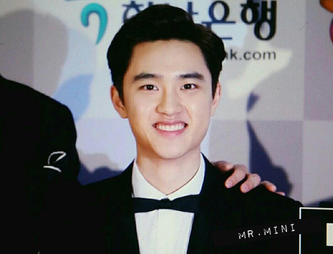 Mr__mini's tweet photo. 141115 레드카펫 경수😍😍😝😜👏👏👏
오또케 이로케 생기쓔가 이쏘? 😭
넘 잘생겨써....흐르흐그흑 http://t.co/oCMiIhhOiH