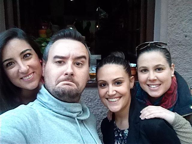 JoseAbeP's tweet photo. De ruta con mis mujeres @anaegea5 @lore_moratalla @NoraPunxas http://t.co/p1WEkTkgRJ