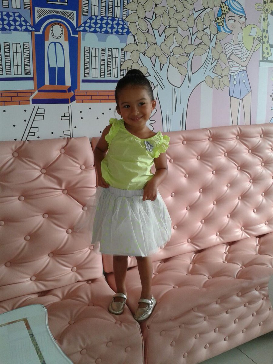 ISABELLA !!
Mi princesa Hermosa mi vida preciosa lo mas Bello que Dios me Dio
FELIZ CUMPLEAÑOS !!!
TE AMO MUCHISIMOOO