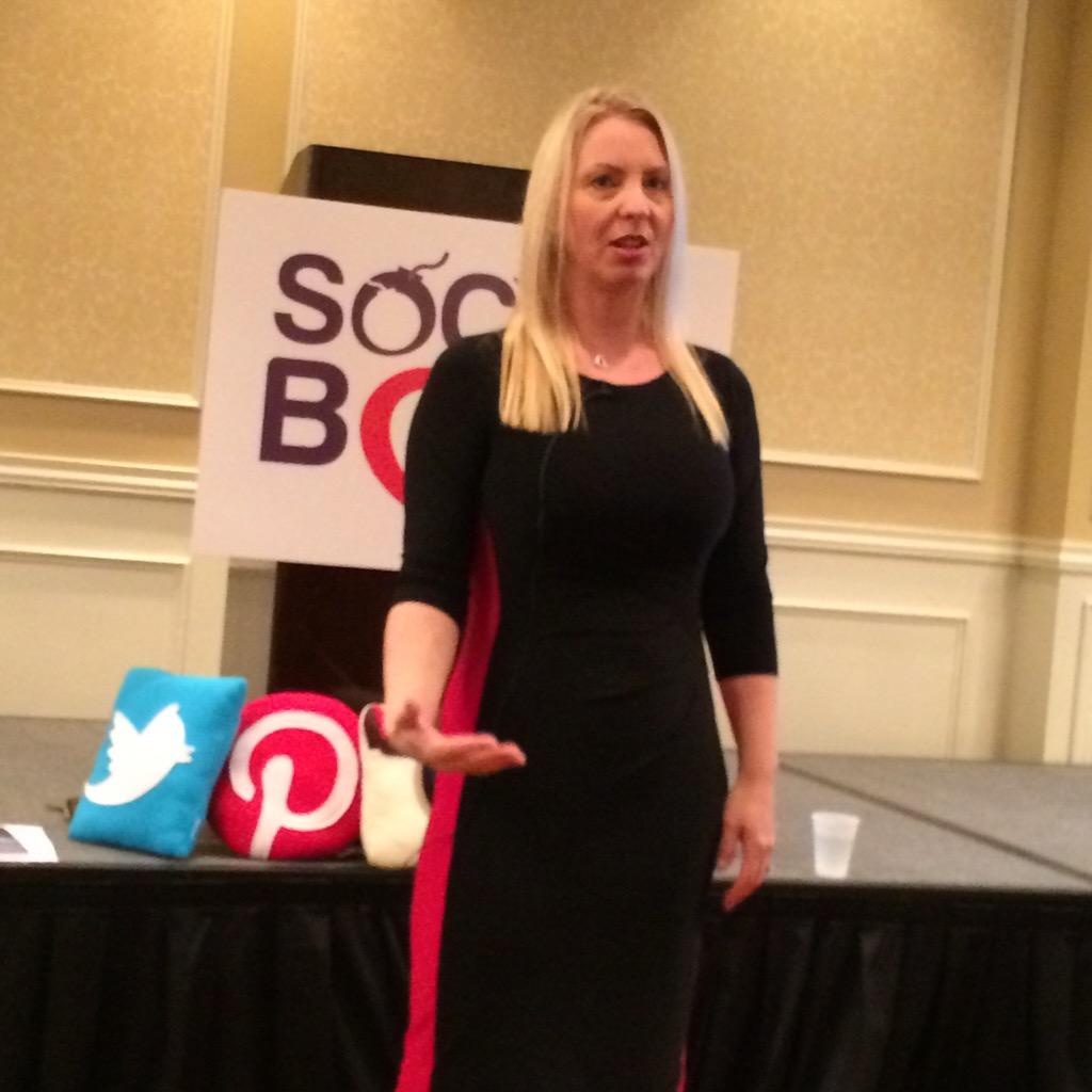 TheresaCifali's tweet photo. Listening to @MelonieDodaro presentation on #linkedin. Can't wait to implement. #socialboom #licode http://t.co/yM03F7gdqr