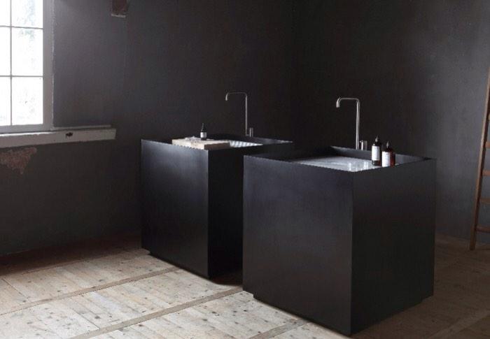 jvdv33's tweet photo. Scape monolith for #NotOnlyWhite
by #Joost van der Vecht
http://t.co/klDKJp8Vxl http://t.co/Xao1MpBApS